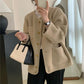 ✨Få 60% rabatt💖 Simple Temperament Metal Button Short Coat för kvinnor