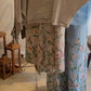 Set med löst sittande blus och blommiga byxor med vida ben för kvinnor